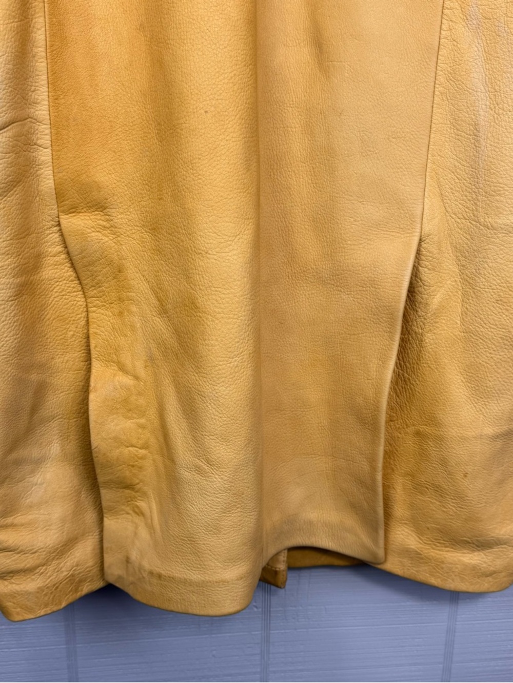 Vintage Mustard Yellow Leather Long Trench Coat Floral Embossed Design Lined 70s - Picture 8 of 11